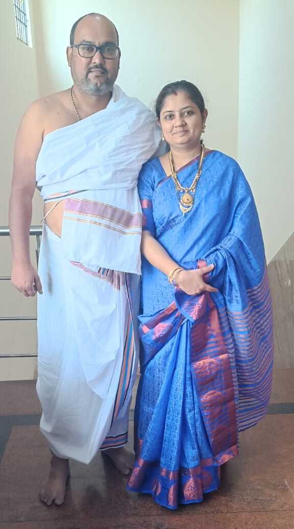 Sri Sathyanarayanan & Smt. Vijayalakshmi – Founding Trustees